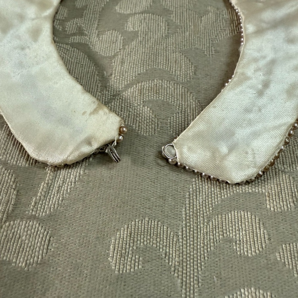 Pearl Collar Necklace - Picture 10 of 10